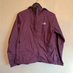☔️ The North Face HyVent DT rain jacket